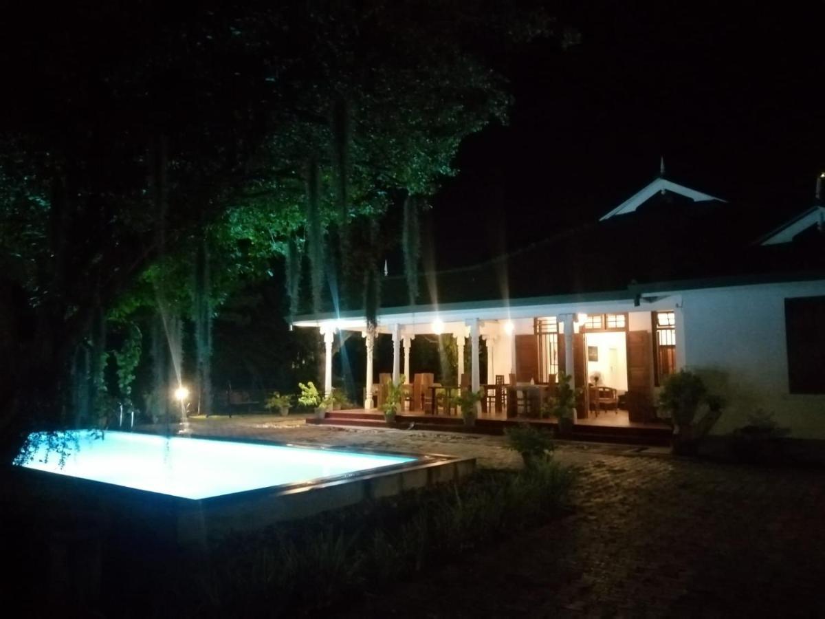 Tranquility Guest House Хиккадува Экстерьер фото