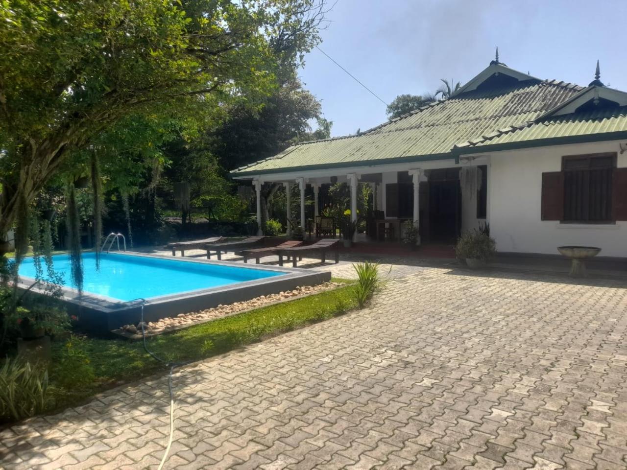 Tranquility Guest House Хиккадува Экстерьер фото