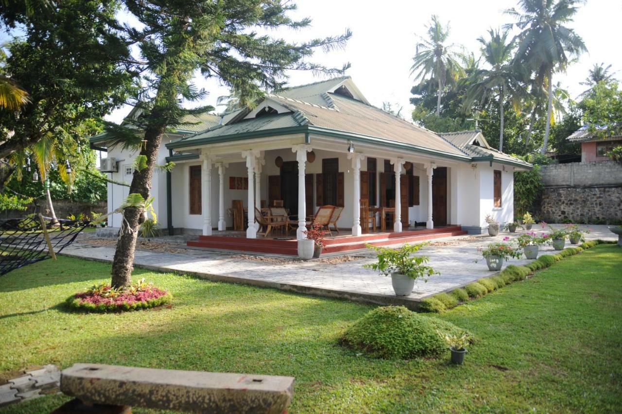 Tranquility Guest House Хиккадува Экстерьер фото