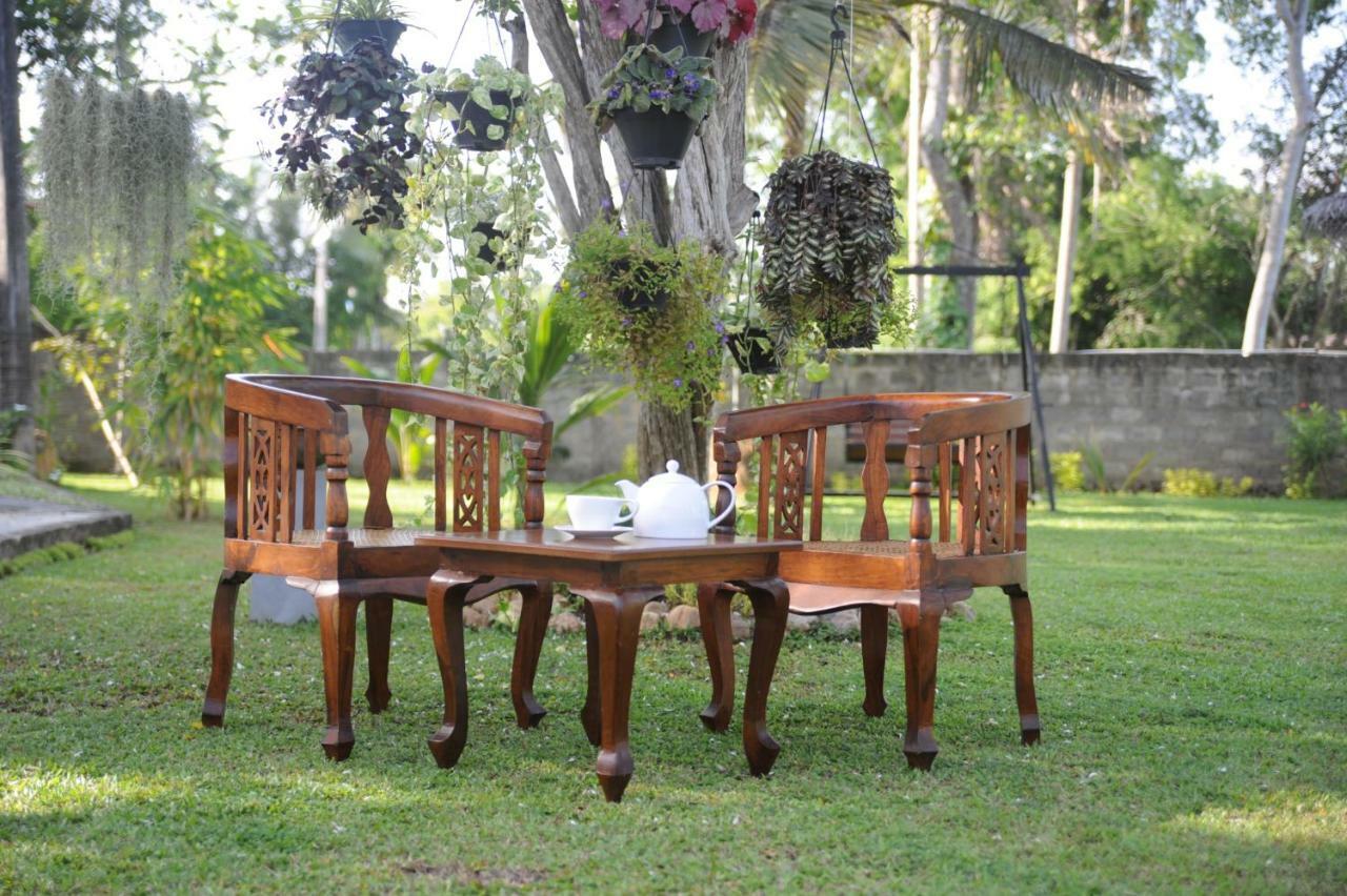 Tranquility Guest House Хиккадува Экстерьер фото